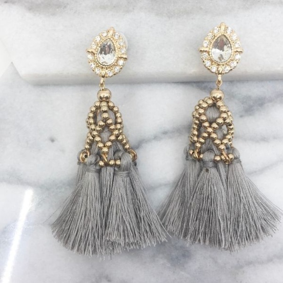Des Feli Jewelry - Grey Tassel Statement Earrings